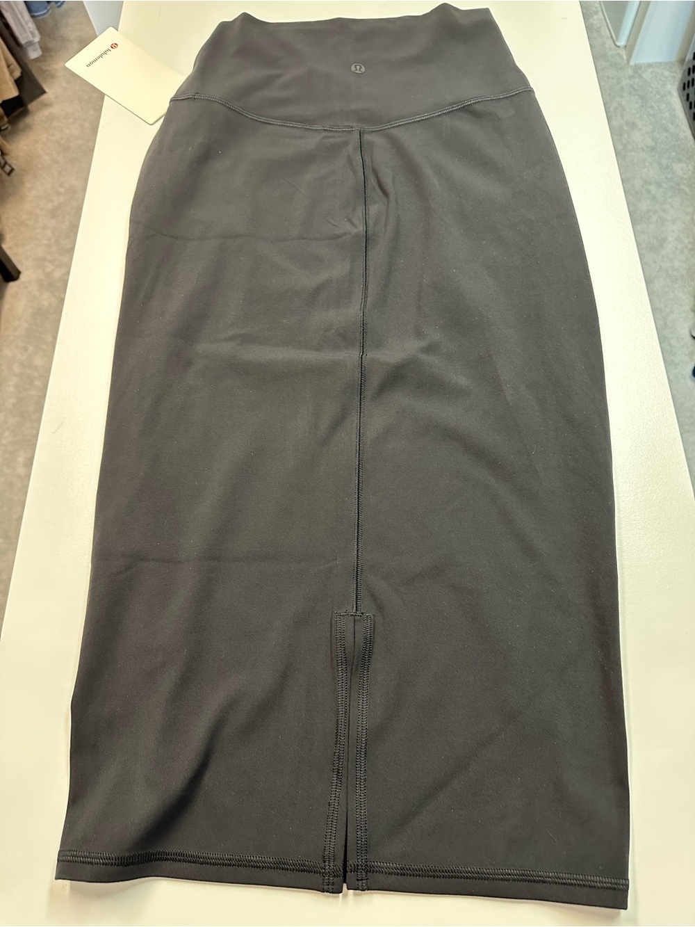 Lululemon Nulu slim fit HR skirt